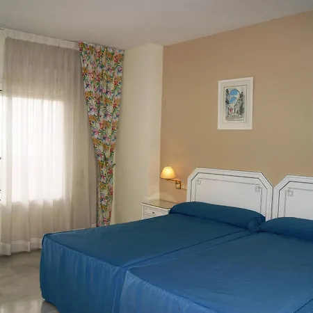Ξενοδοχείο με διαμερίσματα First Flatotel International