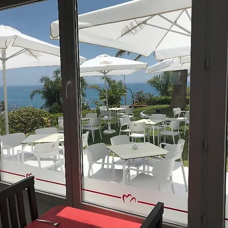 Ξενοδοχείο με διαμερίσματα First Flatotel International Benalmádena