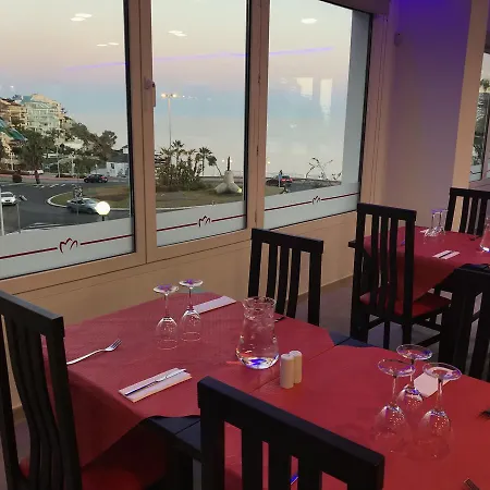 Ξενοδοχείο με διαμερίσματα First Flatotel International Benalmádena
